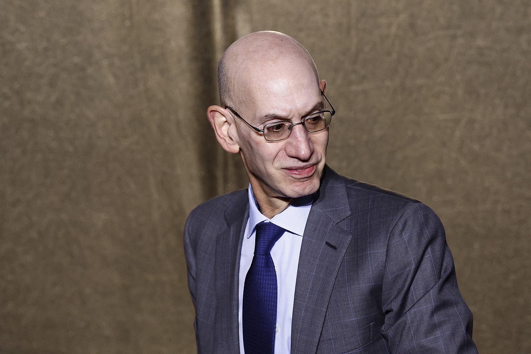 蕭華:30支球隊贊助協議數以千計 聯盟無法全面審核每家贊助商